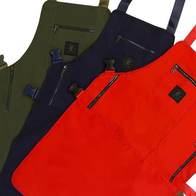 Protect your clothes in style! .
.
#knifeandflag #survivalunion #workwear #barber #chef #welder #woodworker #stylist